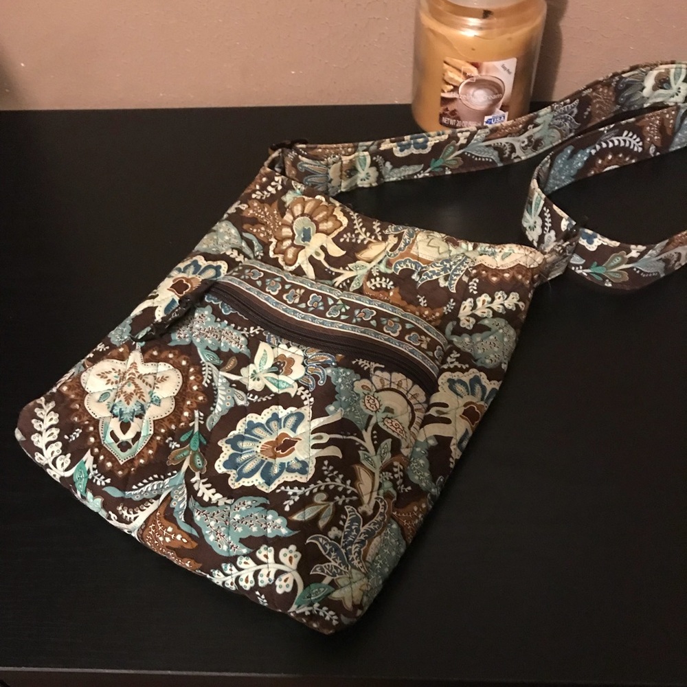 Vera Bradley crossbody bag.